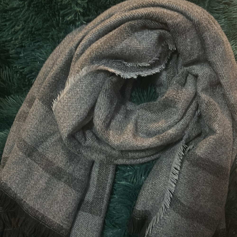 ✨NWT✨ April Marin Classic Tailor Shawl Grey